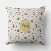 Gold Crown Queen Bee Monogram Royal Ivory クッション (正面)