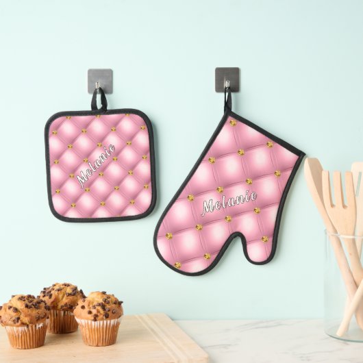 Gold Diamond Tufted Custom Your Name Pink 鍋つかみ&鍋敷きセット (インサイチュ (吊り下げ))