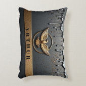 Gold Eagle Emblem With Spread Wings アクセントクッション (正面(垂直))