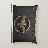 Gold Eagle Emblem With Spread Wings アクセントクッション (裏面(縦))