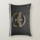 Gold Eagle Emblem With Spread Wings アクセントクッション (正面(垂直))
