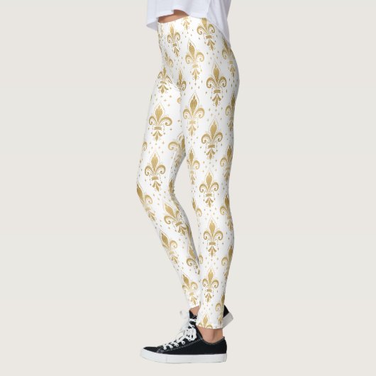 Gold fleur-de-lis seamless pattern on white レギンス (左)