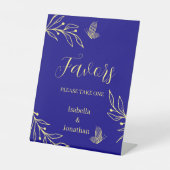 gold floral royal blue wedding favors table  台座サイン (正面)