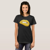 Gold Lips Biting Lipstick Makeup Tシャツ (正面フル)
