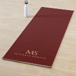 Gold Name Monogram Initials Personalized Fitness ヨガマット<br><div class="desc">Custom Gold Name Monogram Initials Personalized Template Maroon Red Fitness Yoga Mat.</div>