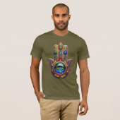 Gold Peacock Colors Hamsa Green Sapphire Third Eye Tシャツ (正面フル)