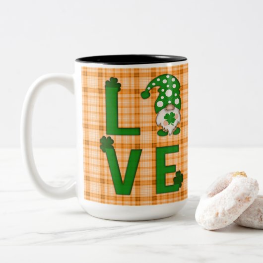 Gold Plaid St Patrick's Day LOVE Gnome Shamrock ツートーンマグカップ (ドーナツ)