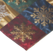 Gold Snowflakes on Image of Velvet テーブルクロス (アングル)