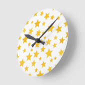 gold stars on white background ラウンド壁時計 (傾斜)