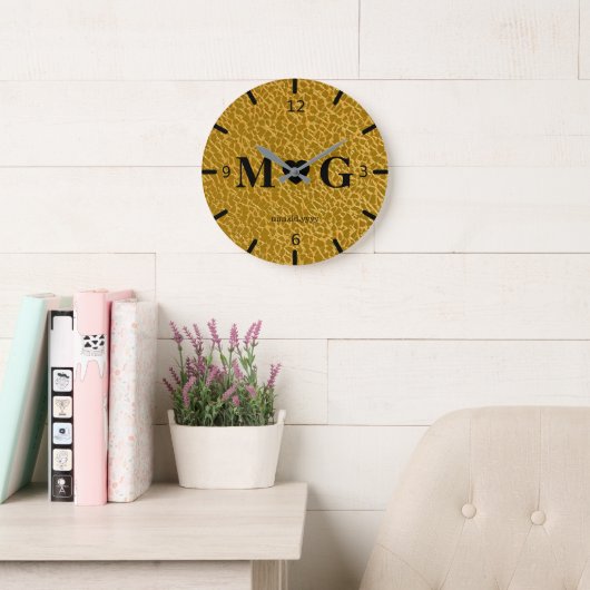 Gold Textured Monogram Wall Clock for Love ラージ壁時計 (読書スペース)