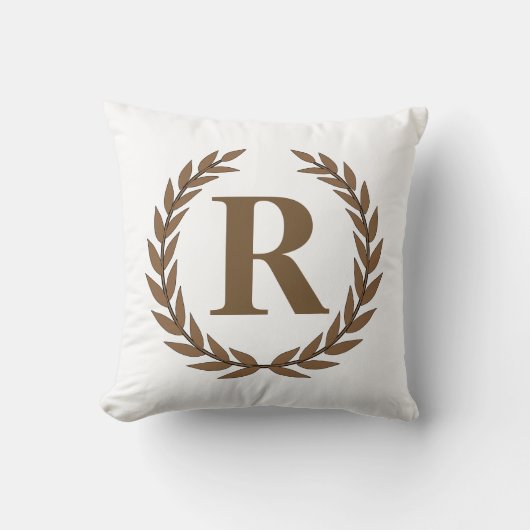 Gold Wreath with Personalizable  Initial Pillow クッション (正面)