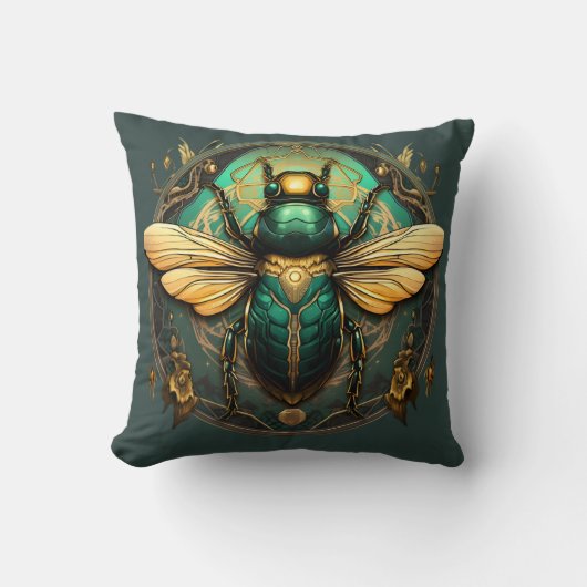 Golden Beetle Emblem Pillow - Embrace Elegance クッション (正面)