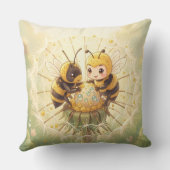 Golden Bumblebee in Bloom Dance.5 クッション (裏面)