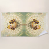 Golden Bumblebee in Bloom Dance.5 ビーチタオル (正面)