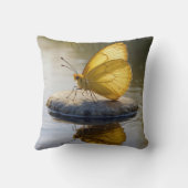 Golden Butterfly On a Rock in Water クッション (裏面)