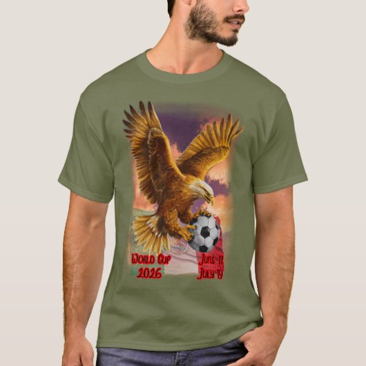 Golden Eagle bringing the World Cup Ball on Green Tシャツ (正面)