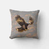 Golden Eagle Sky Throw Pillow クッション (正面)