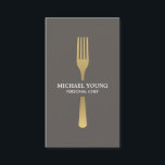GOLDEN FORK on Taupe Chef,ケータリング,レストラン 名刺<br><div class="desc">名ユニーク前と中央にフェイクマット金ゴールドフォークを前面に表示する名刺。ケータリング業者、料理人、フードトラック、フードライター、レストランなどに最適濃いトープ/カーキの背景に設定。© 1201AMクリエイティブ</div>