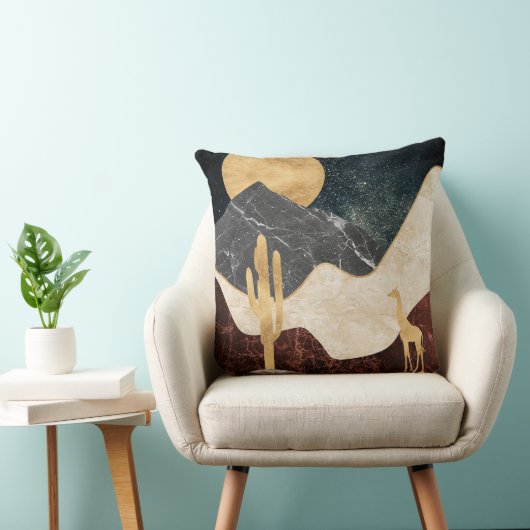 Golden Giraffe Desert Landscape & Marble Mountain クッション (椅子)