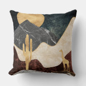 Golden Giraffe Desert Landscape & Marble Mountain クッション (正面)