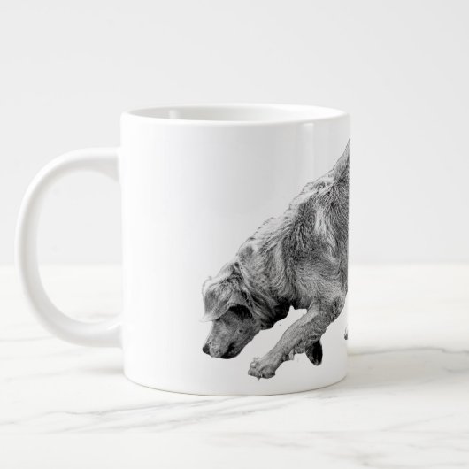 Golden Glide in Soft Winter Tones ジャンボコーヒーマグカップ (左)