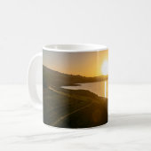 Golden Hour Glow at Baitings Reservoir コーヒーマグカップ (正面左)