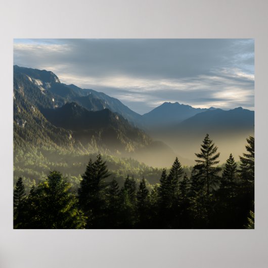 Golden Hour Misty Peaks Evergreen Forest Art ポスター (正面)