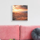 Golden Hour Over the Rugged Terrain キャンバスプリント (インサイチュ (リビング))