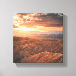 Golden Hour Over the Rugged Terrain キャンバスプリント
