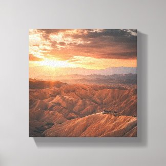 Golden Hour Over the Rugged Terrain キャンバスプリント