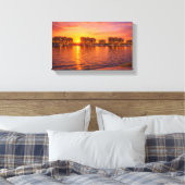 Golden Hour Waterfront Cityscape Print | Sunset Ma キャンバスプリント (インサイチュ (寝室))