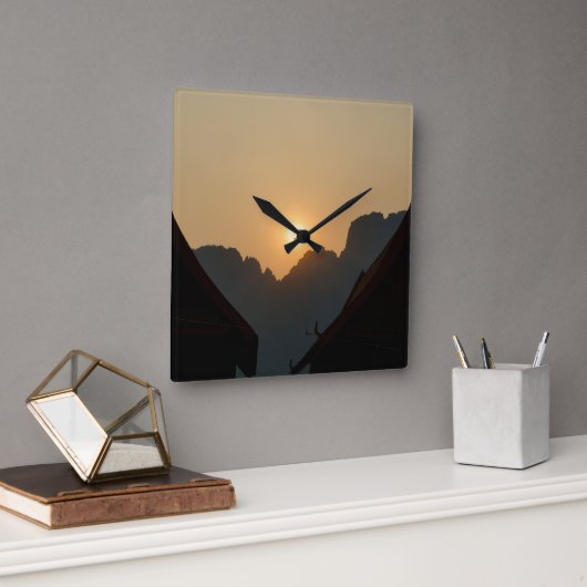 Golden light on the peaks: sunset in Vang Vieng スクエア壁時計 (オフィス)