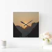 Golden light on the peaks: sunset in Vang Vieng スクエア壁時計 (ホーム)