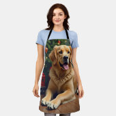 Golden Retriever by the Toy Train Christmas エプロン (着用した状態)