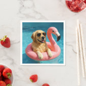 Golden Retriever Floating On a Flamingo Pool Toy スタンダードカクテルナプキン (インサイチュ)