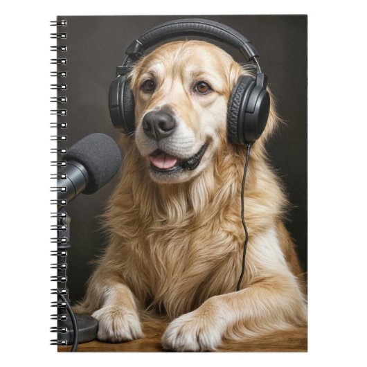 Golden Retriever Hosting a Podcast ノートブック (正面)