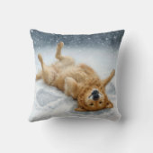 Golden Retriever Making a Snow Angel クッション (裏面)