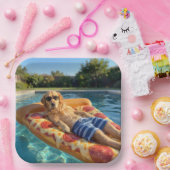 Golden Retriever on a Pizza Slice Pool Float ペーパープレート (パーティー)