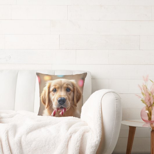 Golden Retriever Puppy With a Candy Cane クッション (ソファ)