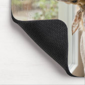 Golden Retriever Staring out of Rainy Window マウスパッド (コーナー)