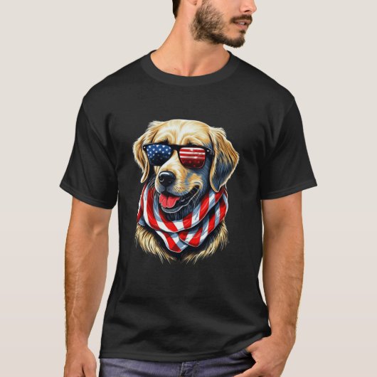 Golden Retriever USA Patriotic Pup in Sunglasses Tシャツ (正面)
