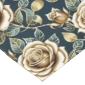 Golden Roses With a Metallic Finish テーブルクロス (アングル)
