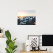 Golden Sunset Ocean Waves on Rocks Serene Seascape ポスター (ホームオフィス)