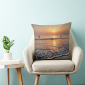 Golden Sunset Ocean Waves with Birds クッション (椅子)