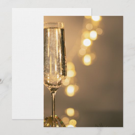 Golden with a glass of champagne Birthday Invit 招待状 (正面/裏面)