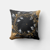 Golden Wreath Glamour Throw Pillow クッション (正面)