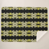 Golden Yellow Ornamental Stripe Seamless Pattern シェルパブランケット (正面(横))