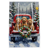 Goldendoodle Christmas Red Truck Holiday ミディアムペーパーバッグ (裏面)