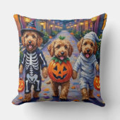 Goldendoodle Trick-or-Treating Halloween Costumes クッション (正面)