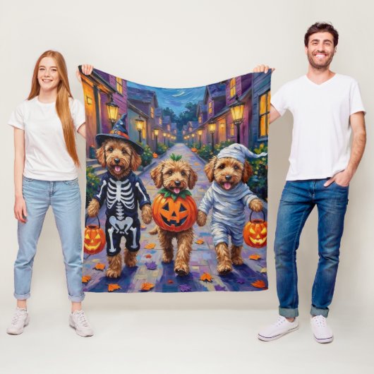 Goldendoodle Trick-or-Treating Halloween Costumes フリースブランケット (インサイチュ)